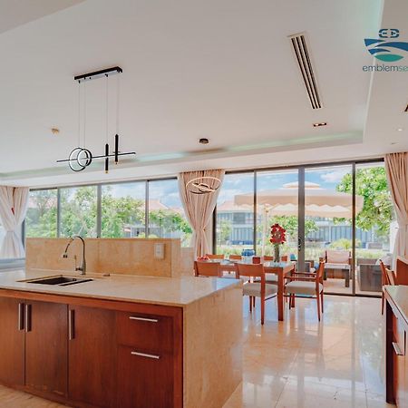 Emblem Sea 4 Bedroom Villas ดานัง ภายนอก รูปภาพ